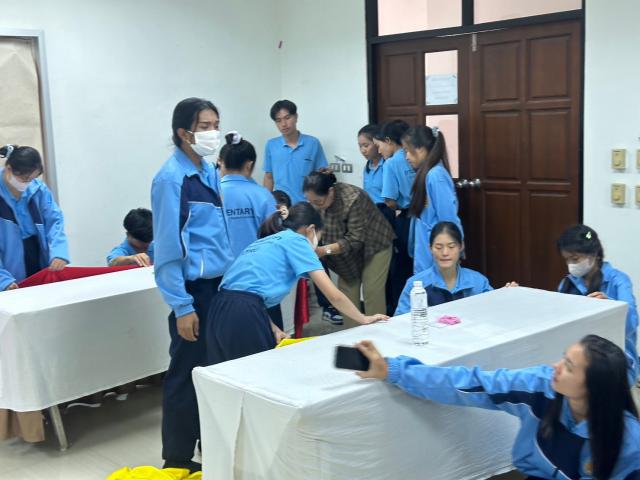 4. 18.03.2567 กิจกรรมการอบรมเชิงปฏิบัติการการจับจีบผ้า สำหรับนักศึกษาชั้นปีที่ 2 รหัส 65